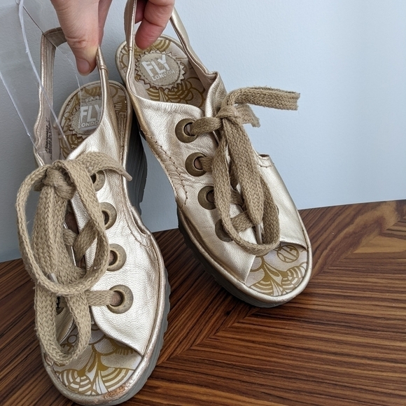 Fly London Yito Silver gold Women's Wedge Sandals size 37 7us s2 - Picture 4 of 12